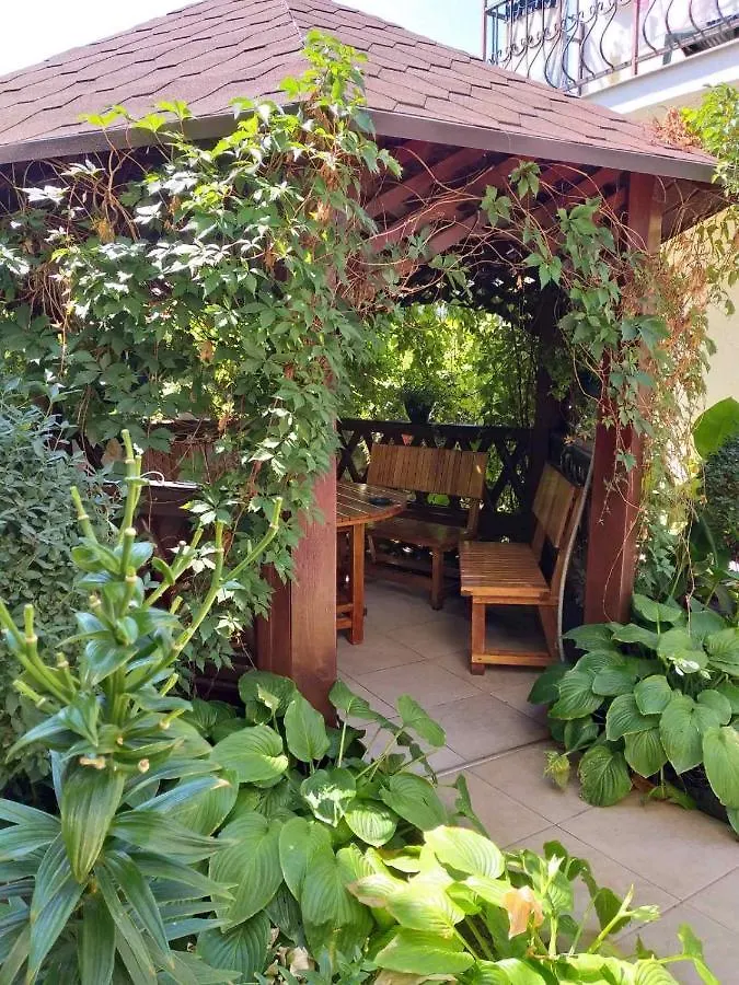 Family Nest Hotel Zatoka Guest house